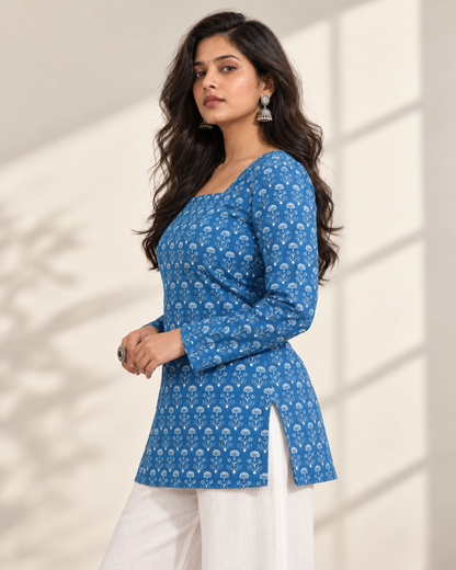 Mogra Square Neck Top with Pull to Fit Doris