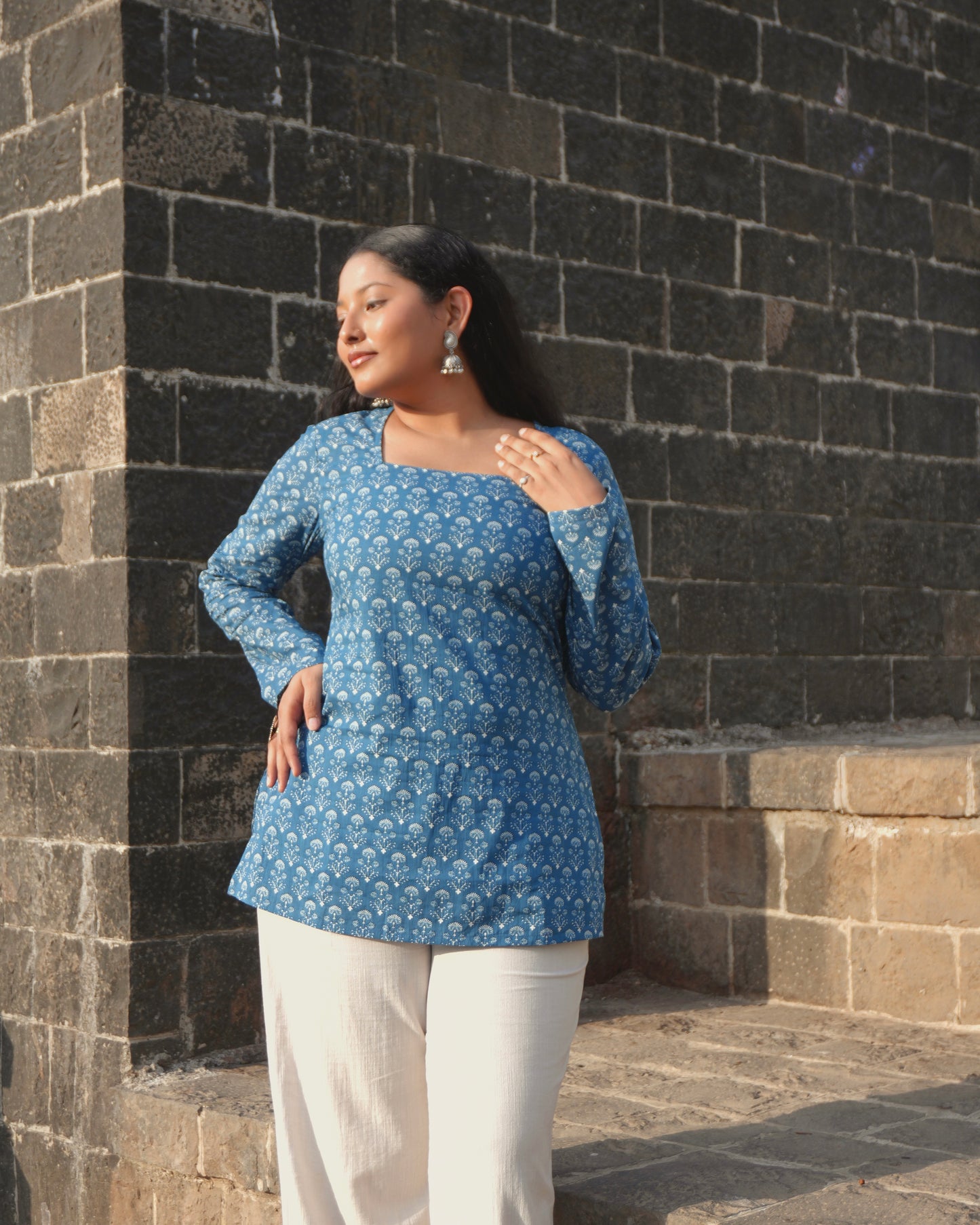 Mogra Square Neck Top with Pull to Fit Doris