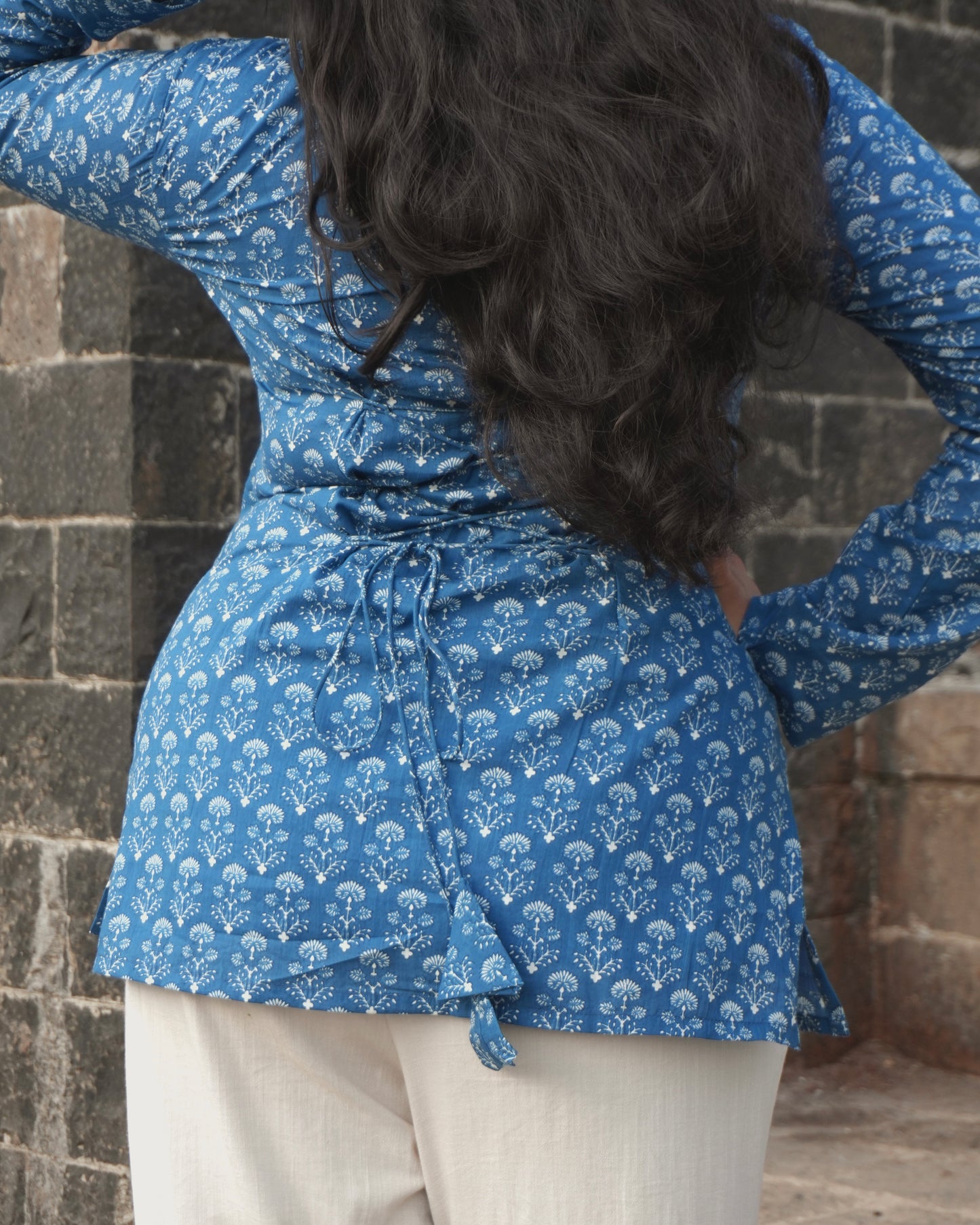Mogra Square Neck Top with Pull to Fit Doris