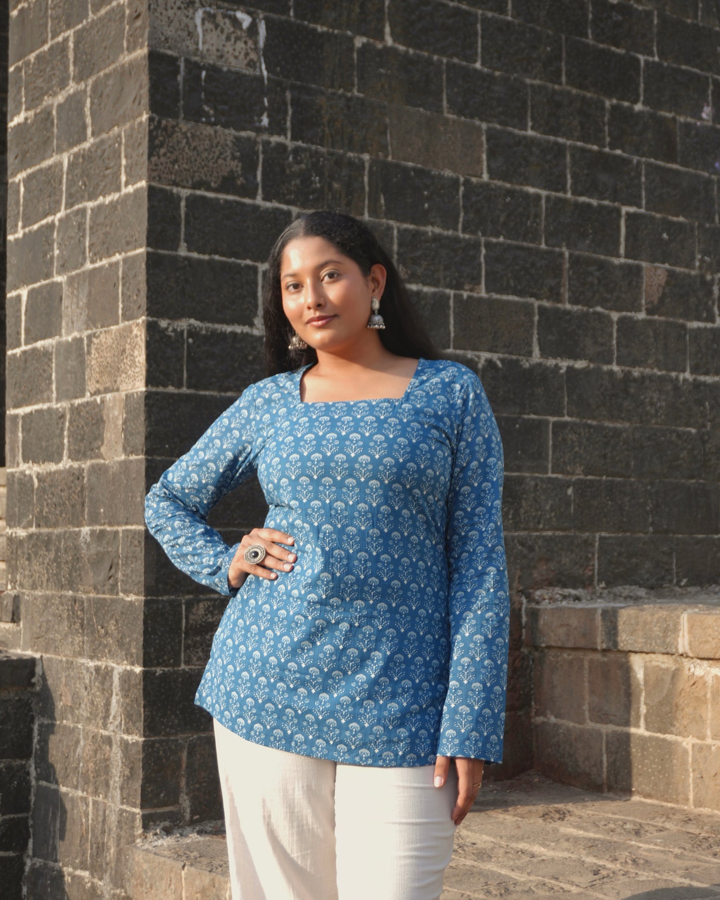 Mogra Square Neck Top with Pull to Fit Doris