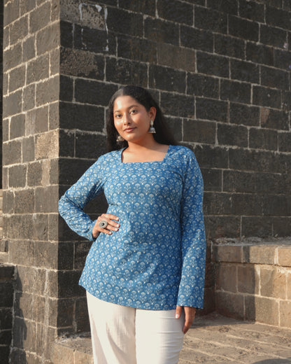 Mogra Square Neck Top with Pull to Fit Doris