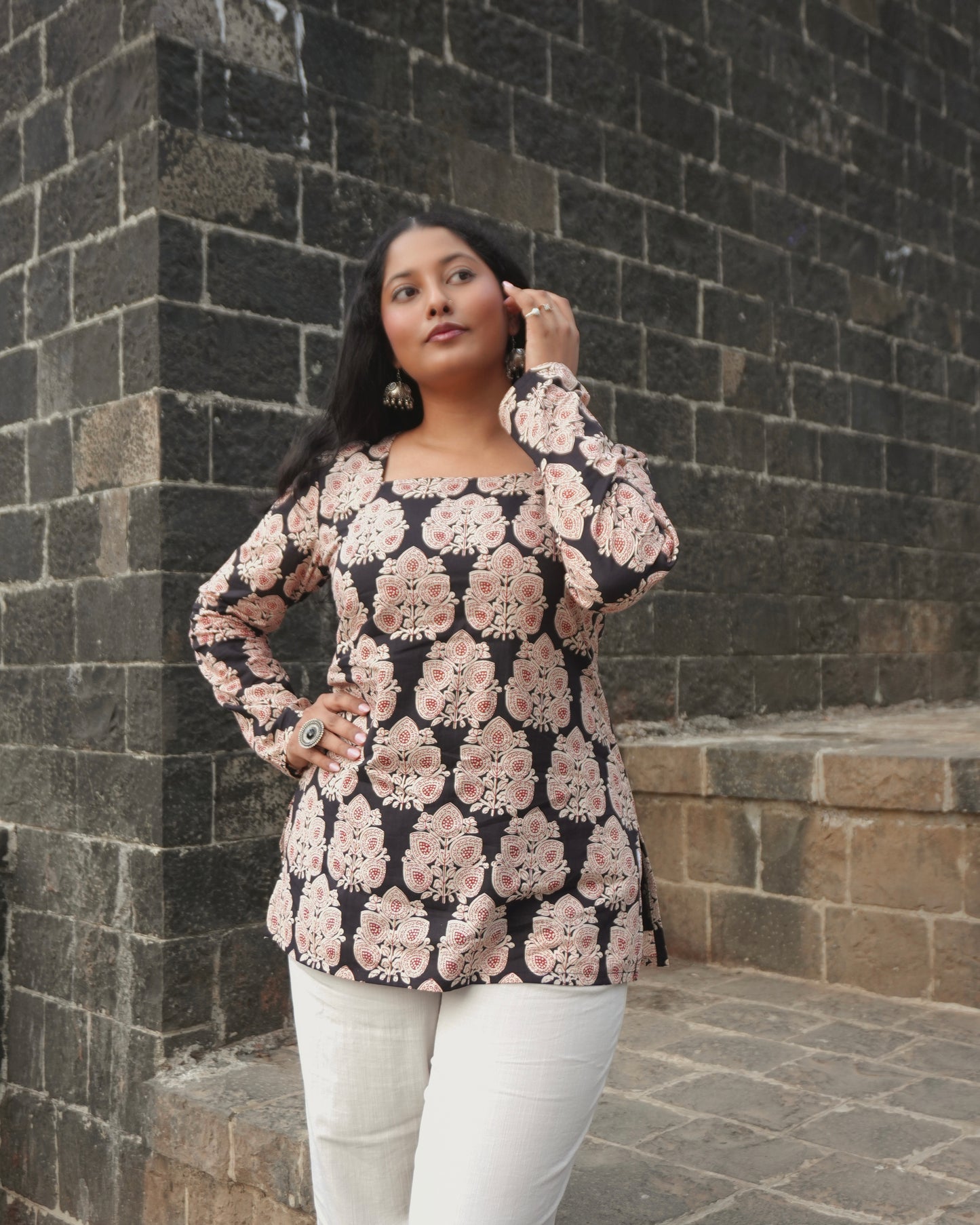 Noor Square Neck Top with Pull to Fit Doris