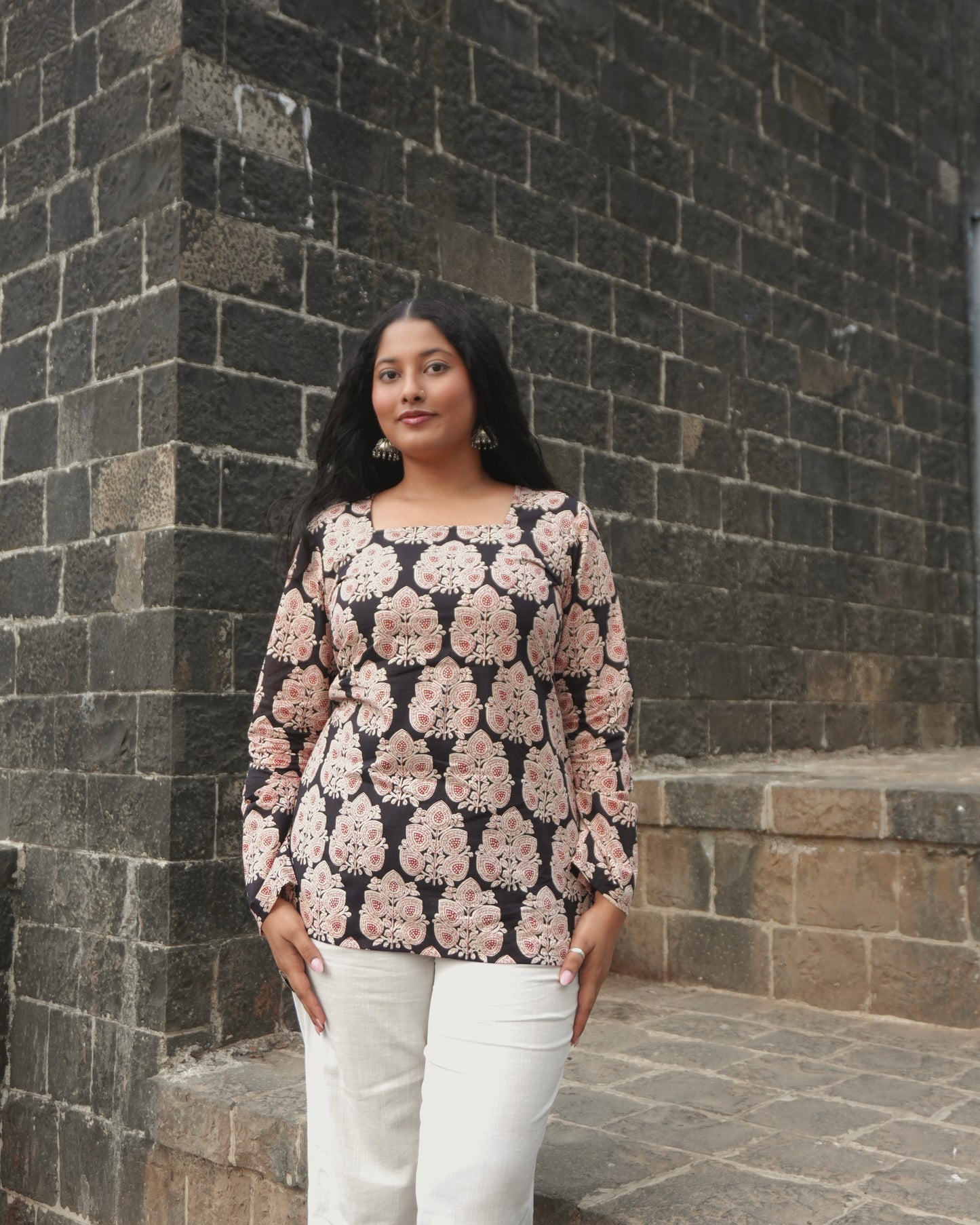 Noor Square Neck Top with Pull to Fit Doris