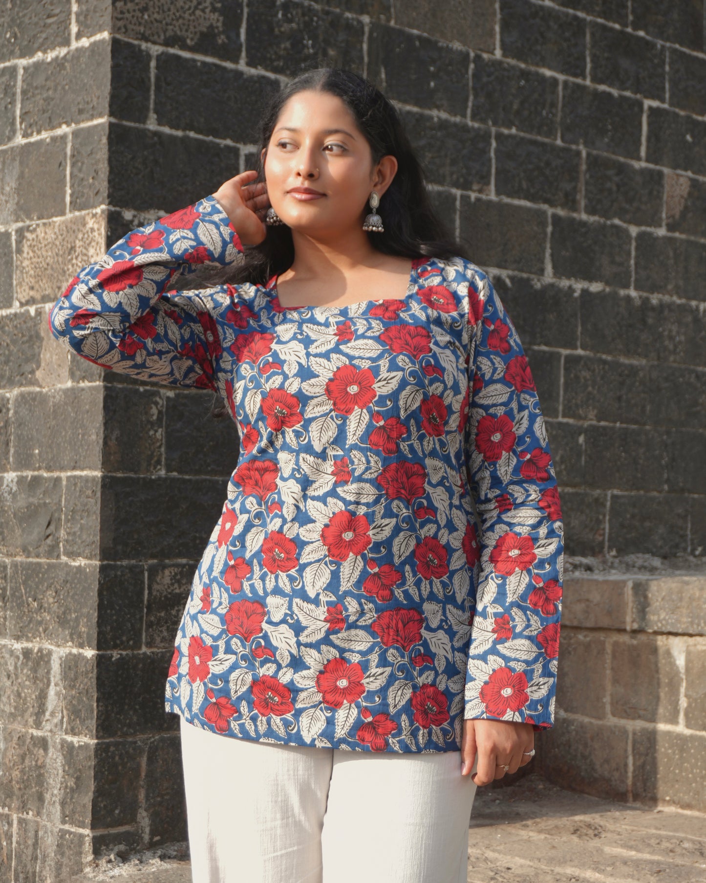 Madhuban Square Neck Top with Pull to Fit Doris